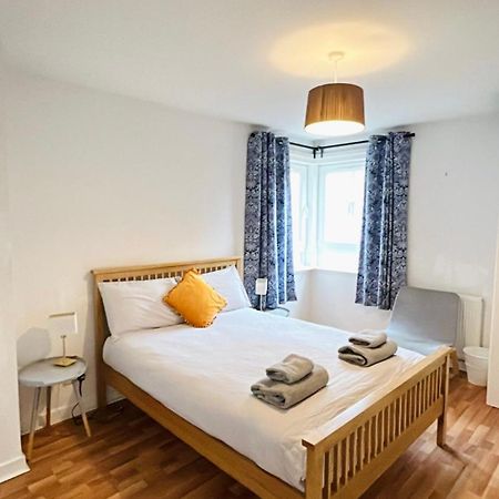 Modern Spacious Retreat Full Fibre Wi-Fi & Free Parking EDI Exterior photo
