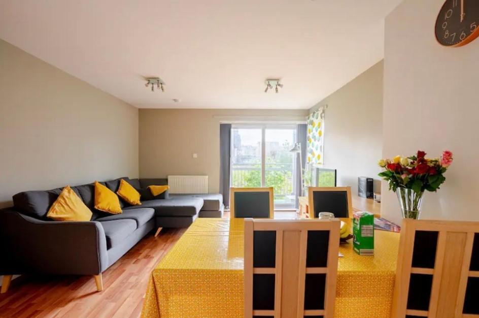 Modern Spacious Retreat Full Fibre Wi-Fi & Free Parking EDI Exterior photo