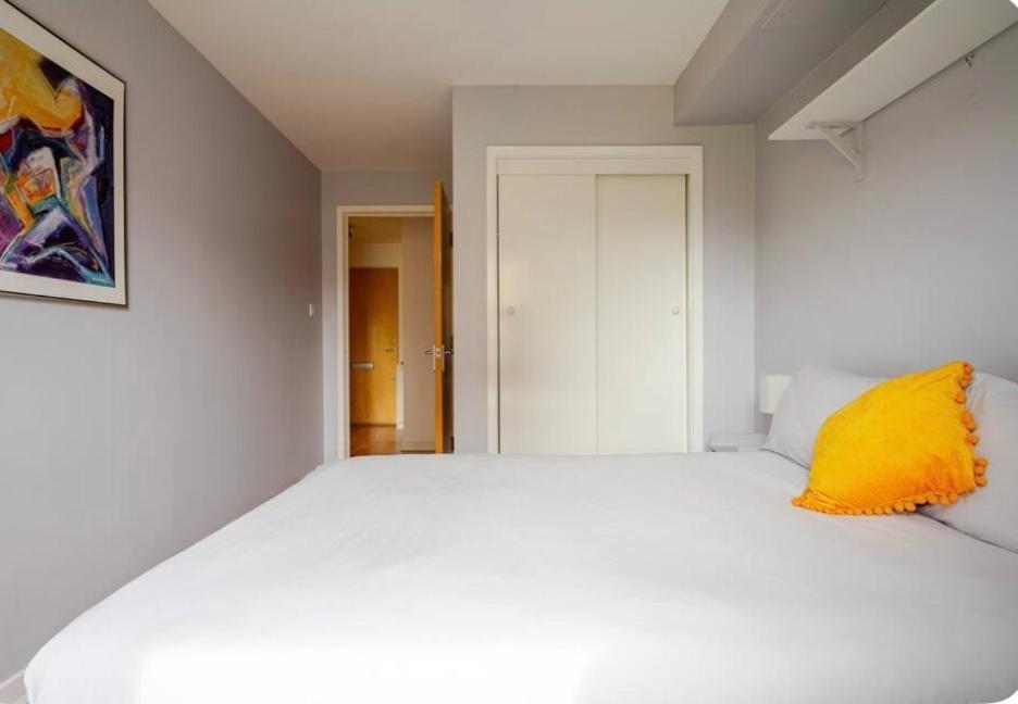 Modern Spacious Retreat Full Fibre Wi-Fi & Free Parking EDI Exterior photo