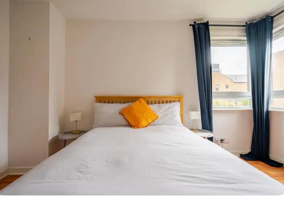 Modern Spacious Retreat Full Fibre Wi-Fi & Free Parking EDI Exterior photo