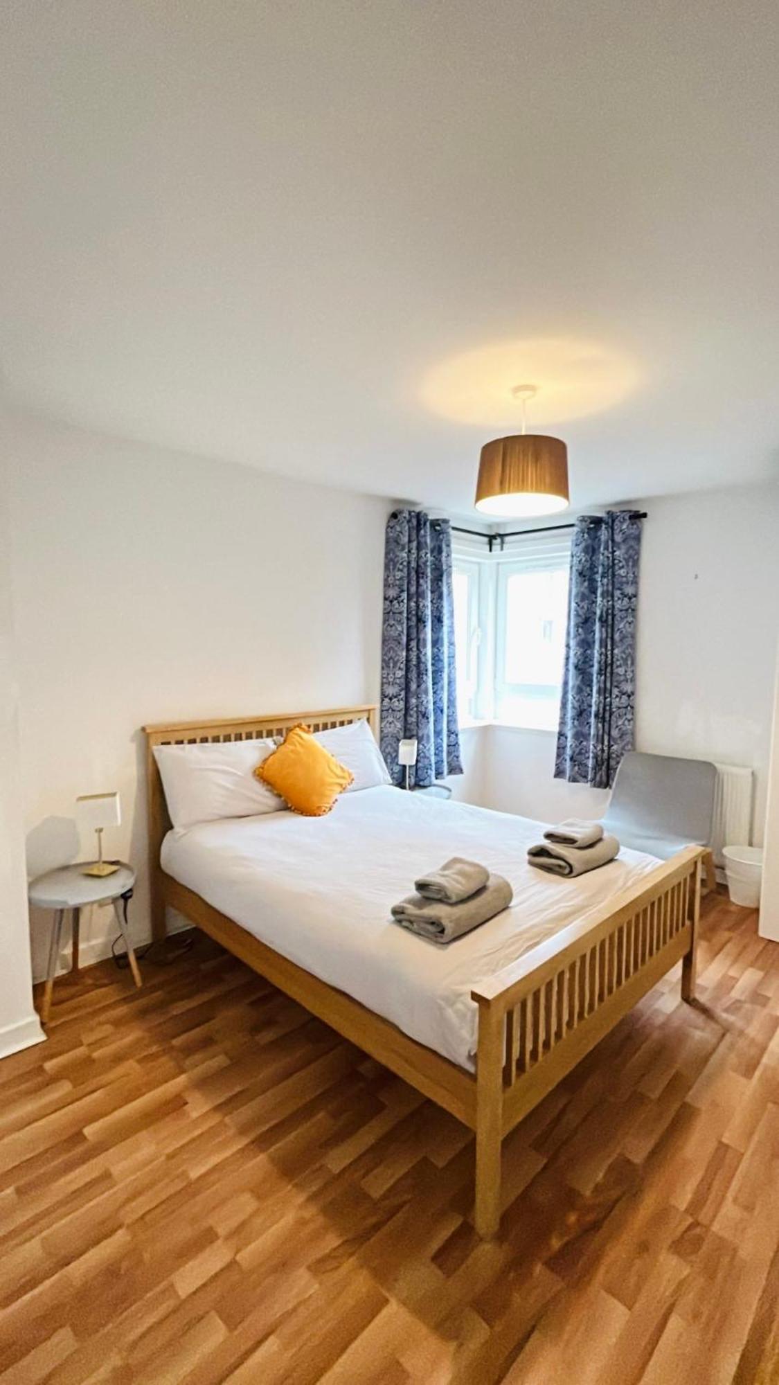 Modern Spacious Retreat Full Fibre Wi-Fi & Free Parking EDI Exterior photo