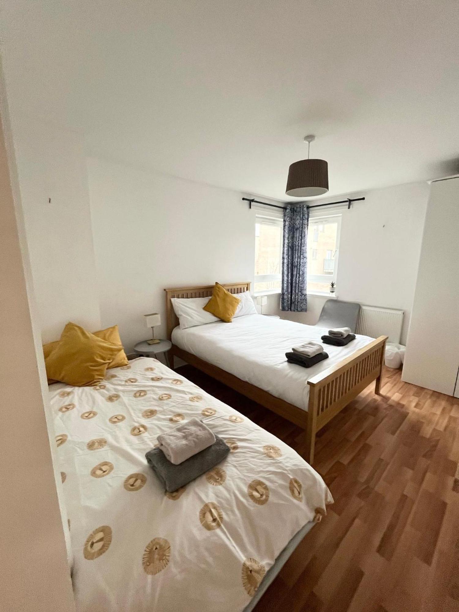 Modern Spacious Retreat Full Fibre Wi-Fi & Free Parking EDI Exterior photo