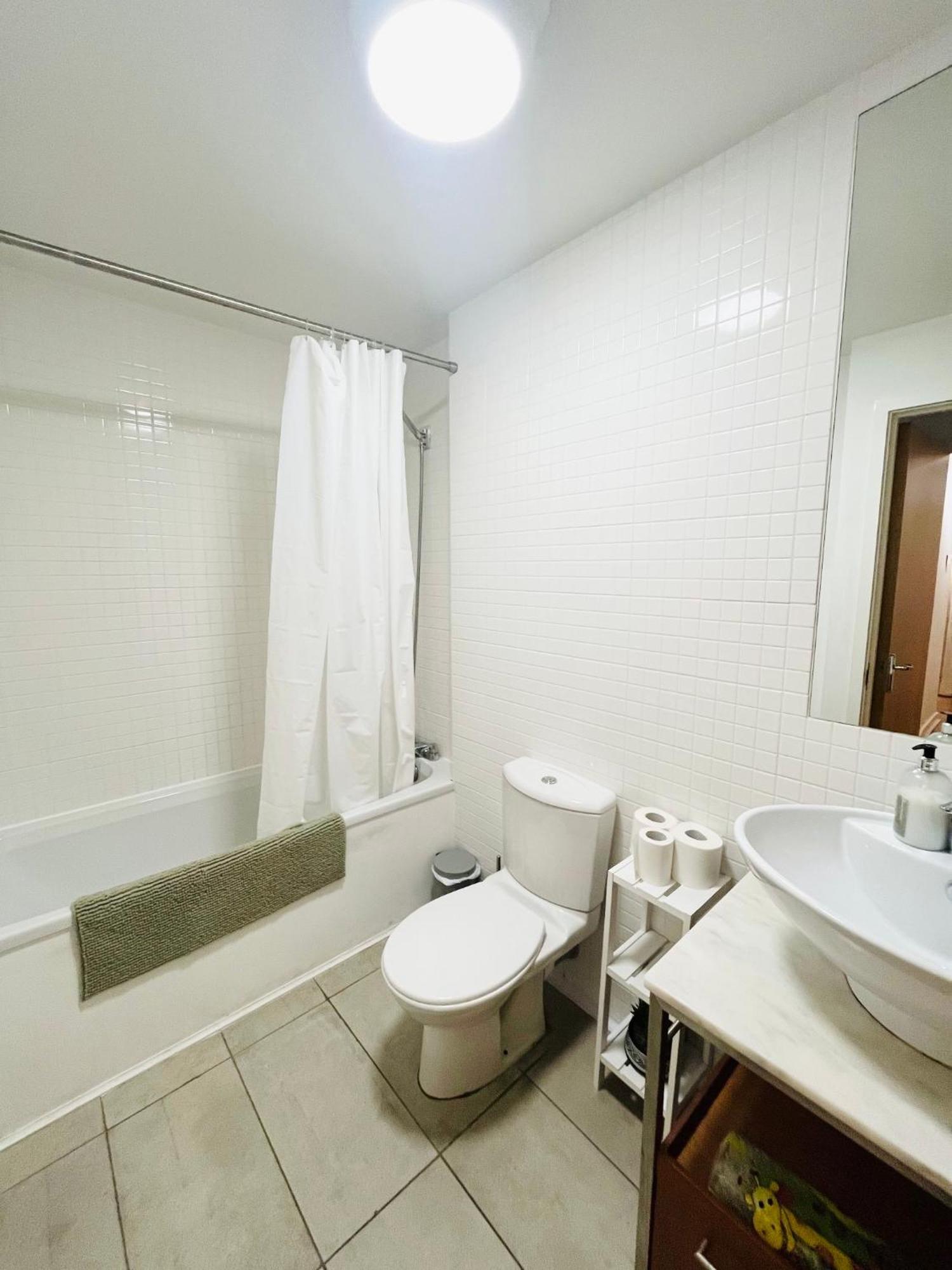 Modern Spacious Retreat Full Fibre Wi-Fi & Free Parking EDI Exterior photo